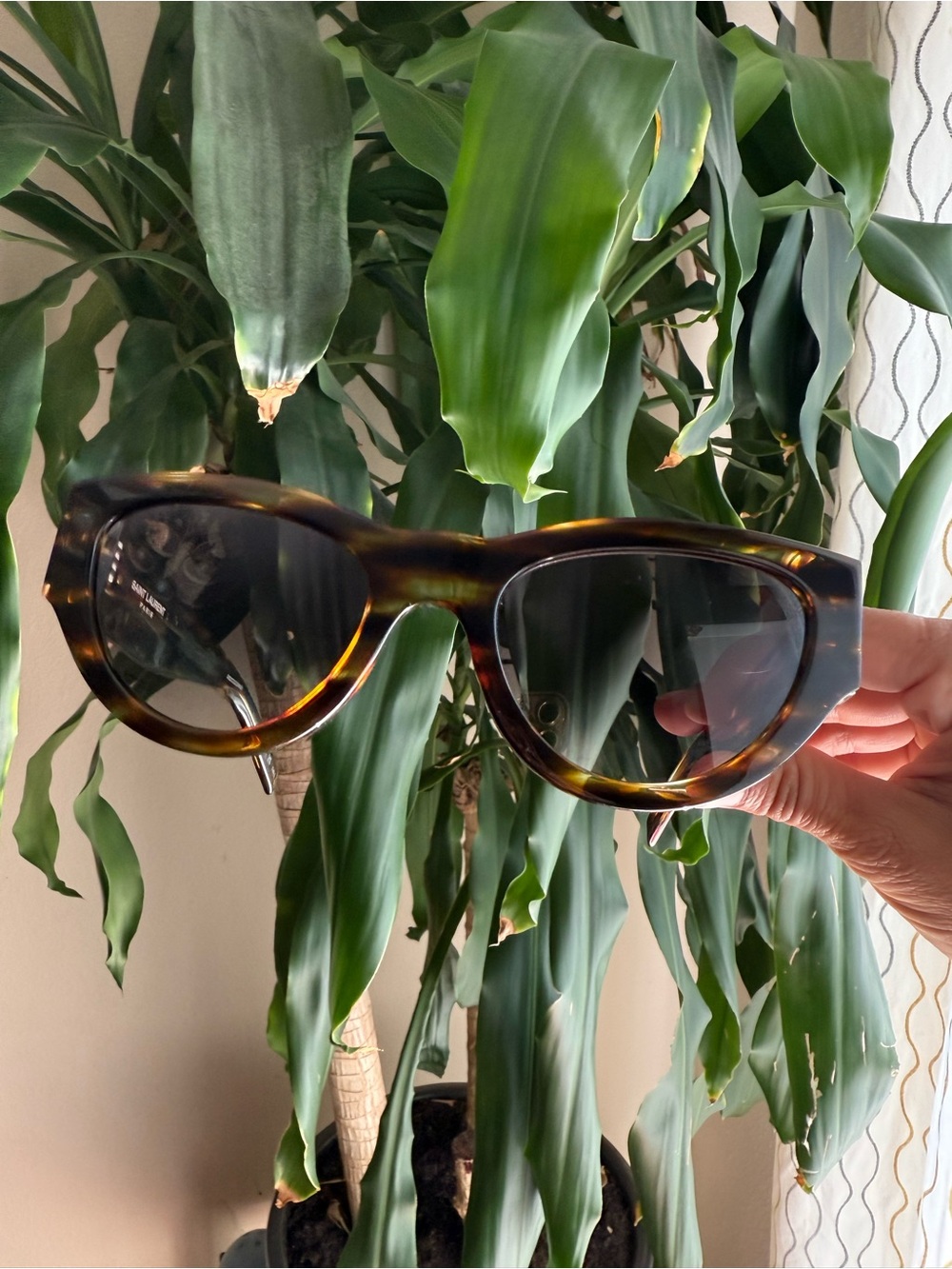Tortoiseshell Polarized Sunglasses - women